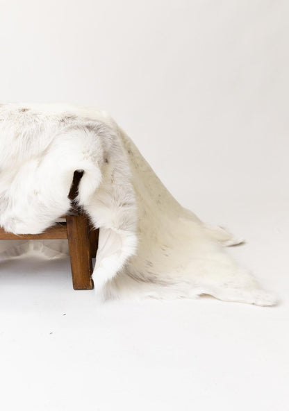 Premium Reindeer Hide Rug Natural - Outdoor Quality - Standard Size - Trahide