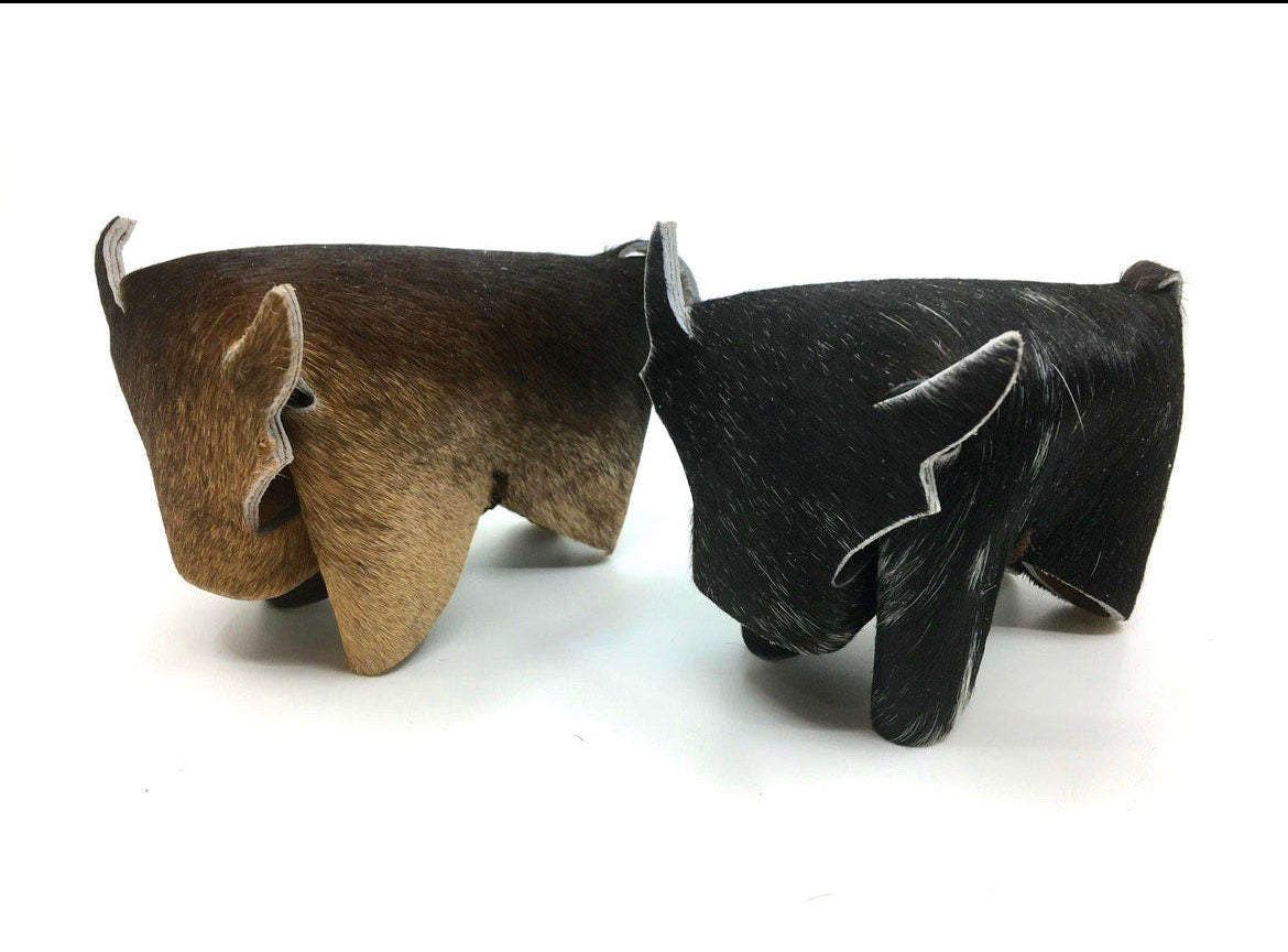 Cowhide Hair-On Bull Figurines Solid Color