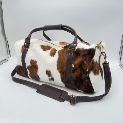 Cowhide Duffle Deluxe | Hair-On and Full-Grain Leather - 36 x 12 x 12 in