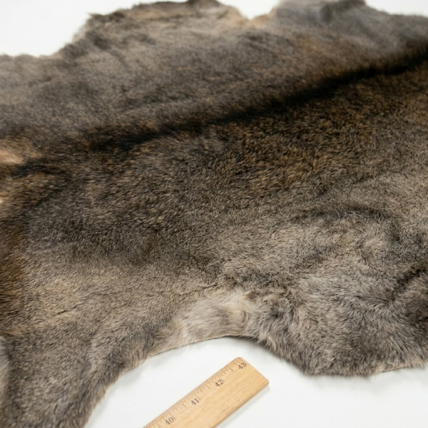 Elk Hide Rug | Icelandic Hair-On – Natural 4.5 x 3.5 Ft — additional product photo